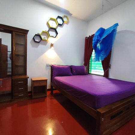 Breeze Guest House Trincomalee Exterior foto